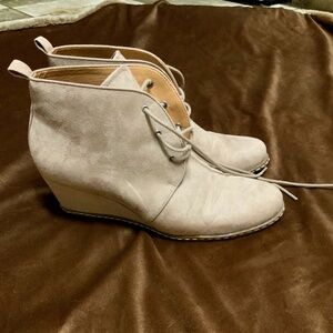 Franco Sarto Sz 8.5 Tie Wedge Ankle Boots Tan Color
